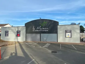 La maison du carreleur et du paysagiste à Coignières