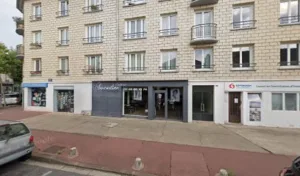 Heureux Sous Son Arbre à Saint-Maur-des-Fossés